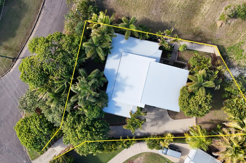 Photo - 1 Captain Blackwood Drive, Sarina Beach QLD 4737 - Image 2