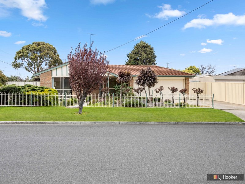 Photo - 1 Carbine Drive, St Albans Park VIC 3219 - Image 13