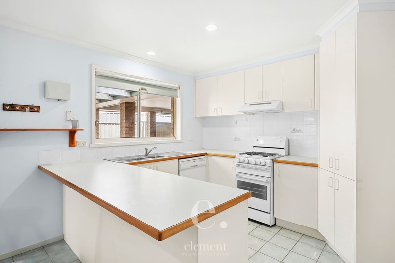 Photo - 1 Carbine Drive, St Albans Park VIC 3219 - Image 4