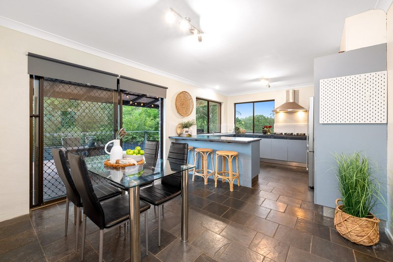 Photo - 1 Carnarvon Court, Everton Hills QLD 4053 - Image 10