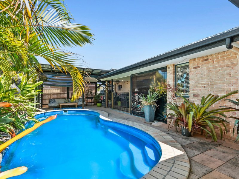 1 Carree Street, Caloundra West QLD 4551