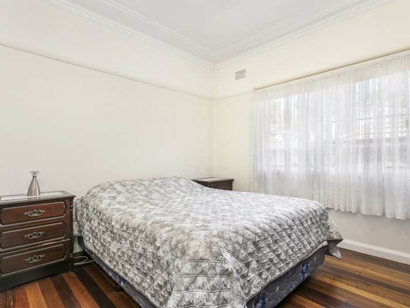 Photo - 1 Carrington Road, Hornsby NSW 2077 - Image 5