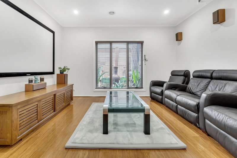 Photo - 1 Cascade Terrace, Craigieburn VIC 3064 - Image 3