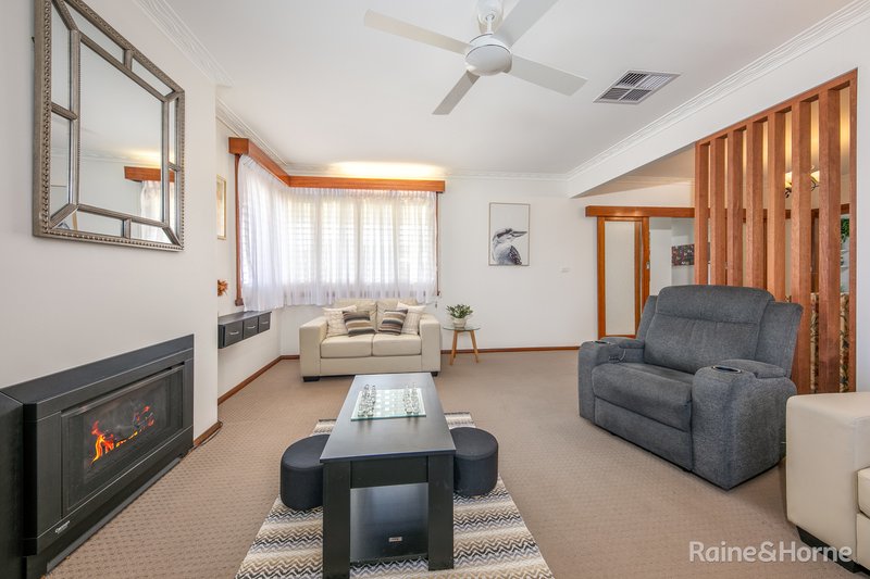 Photo - 1 Casey Avenue, Sunbury VIC 3429 - Image 6