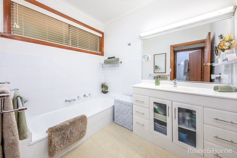 Photo - 1 Casey Avenue, Sunbury VIC 3429 - Image 15