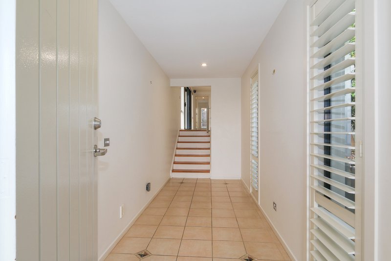 Photo - 1 Castle Cove, Wodonga VIC 3690 - Image 3