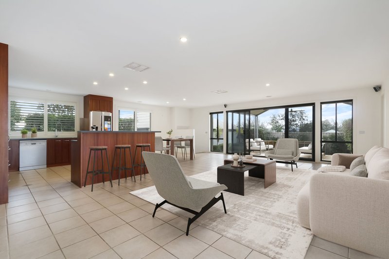 Photo - 1 Castle Cove, Wodonga VIC 3690 - Image 5