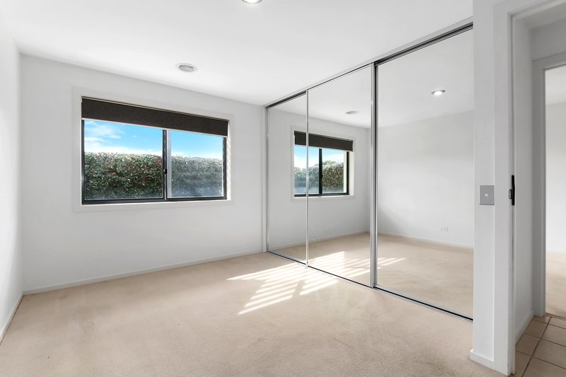 Photo - 1 Castle Cove, Wodonga VIC 3690 - Image 11