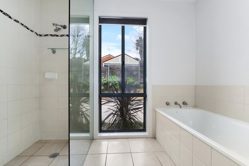 Photo - 1 Castle Cove, Wodonga VIC 3690 - Image 15