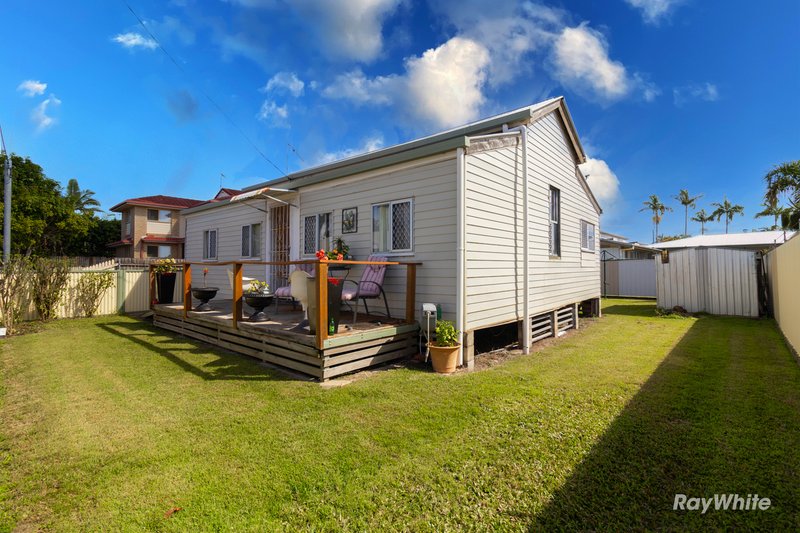 Photo - 1 Castlereagh Street, Bundaberg South QLD 4670 - Image 2