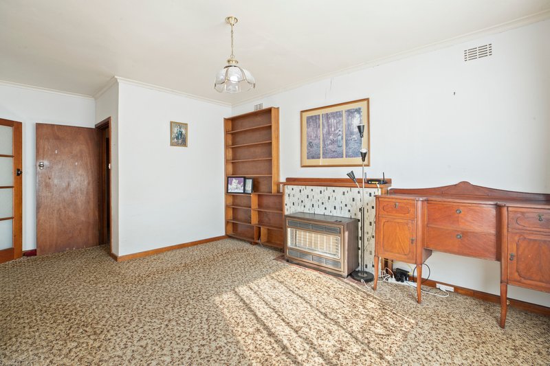 Photo - 1 Catherine Street, Ringwood VIC 3134 - Image 3