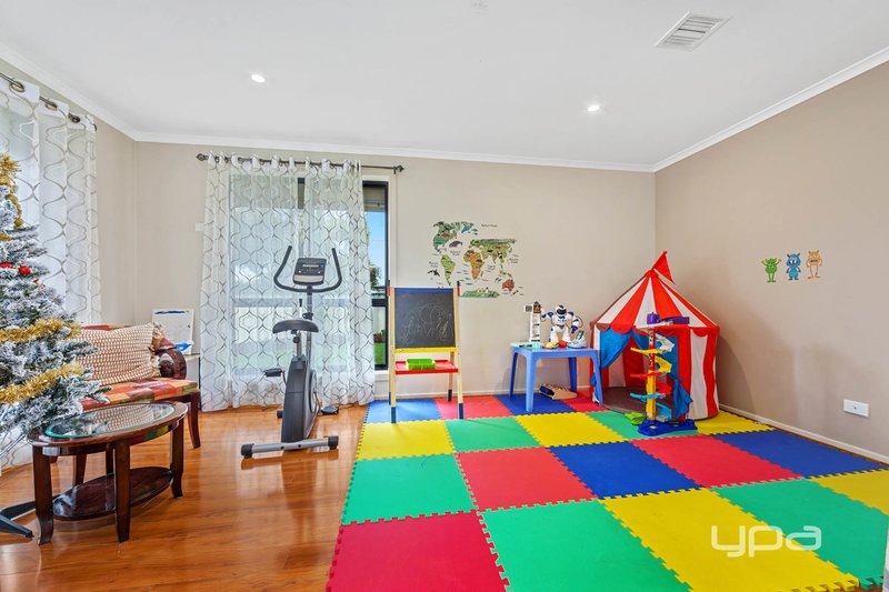 Photo - 1 Centenary Court, Kings Park VIC 3021 - Image 6