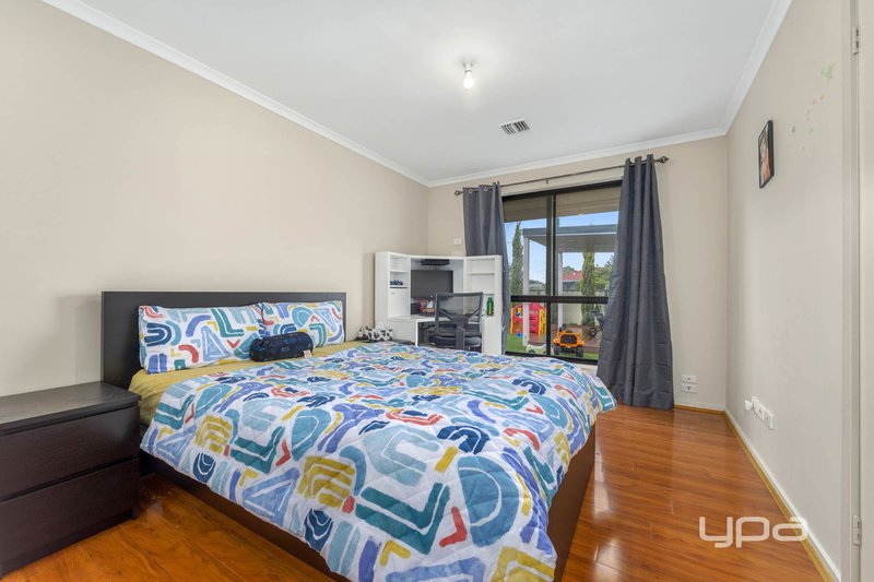 Photo - 1 Centenary Court, Kings Park VIC 3021 - Image 9