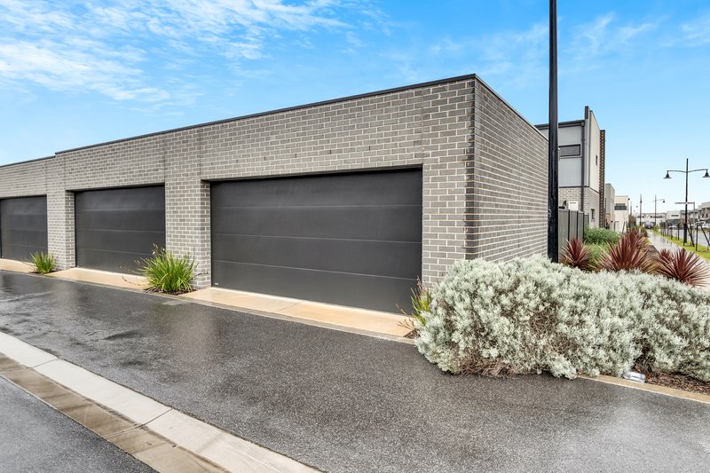 Photo - 1 Cerulean Walk, Craigieburn VIC 3064 - Image 12