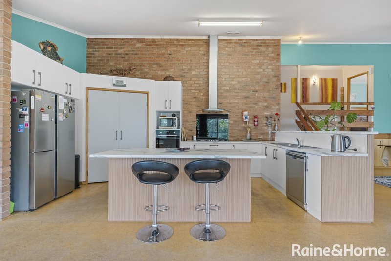 Photo - 1 Chambers Court, Darley VIC 3340 - Image 6