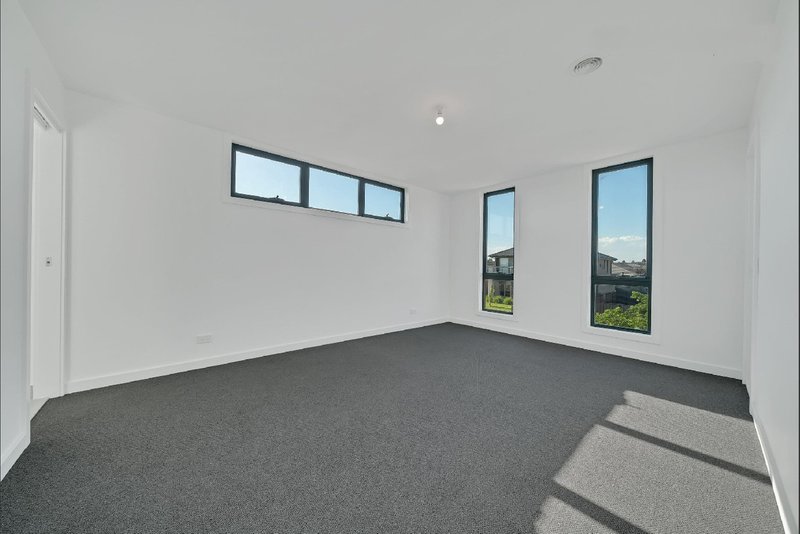 Photo - 1 Chantelle Parade, Tarneit VIC 3029 - Image 4