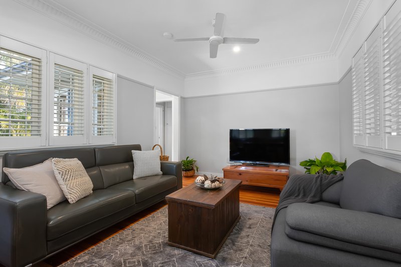 Photo - 1 Chesterfield Street, Wavell Heights QLD 4012 - Image 5