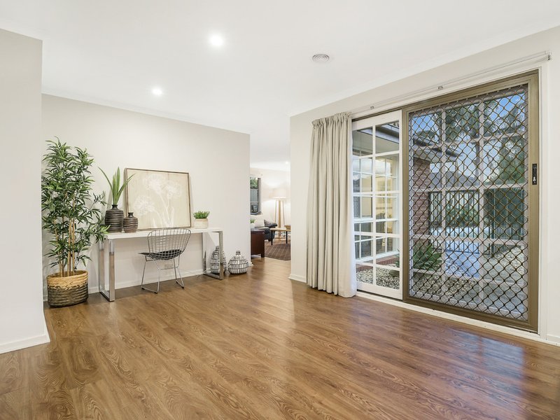 Photo - 1 Chislehurst Court, Narre Warren South VIC 3805 - Image 7