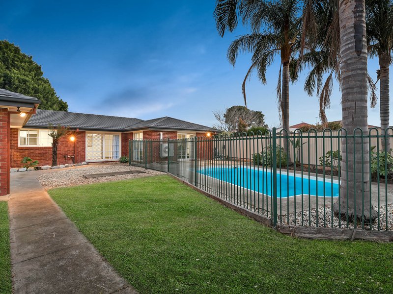 Photo - 1 Chislehurst Court, Narre Warren South VIC 3805 - Image 15