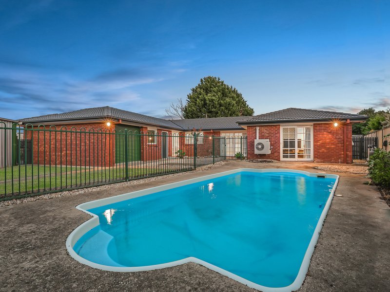 Photo - 1 Chislehurst Court, Narre Warren South VIC 3805 - Image 16