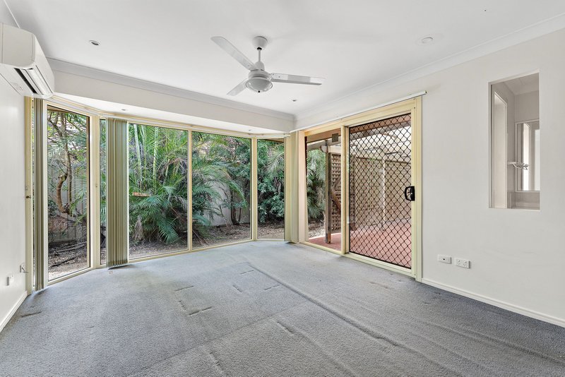 Photo - 1 Chiswick Place, Forest Lake QLD 4078 - Image 11