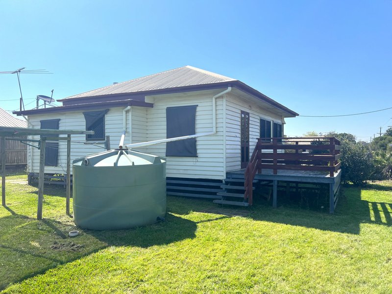 Photo - 1 Clark Close, Kingaroy QLD 4610 - Image 13