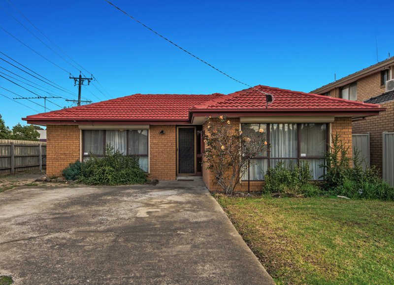 Photo - 1 Clarke Avenue, St Albans VIC 3021 - Image 2