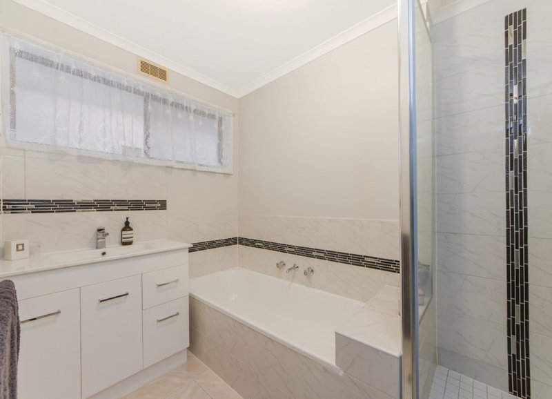 Photo - 1 Clarke Avenue, St Albans VIC 3021 - Image 7