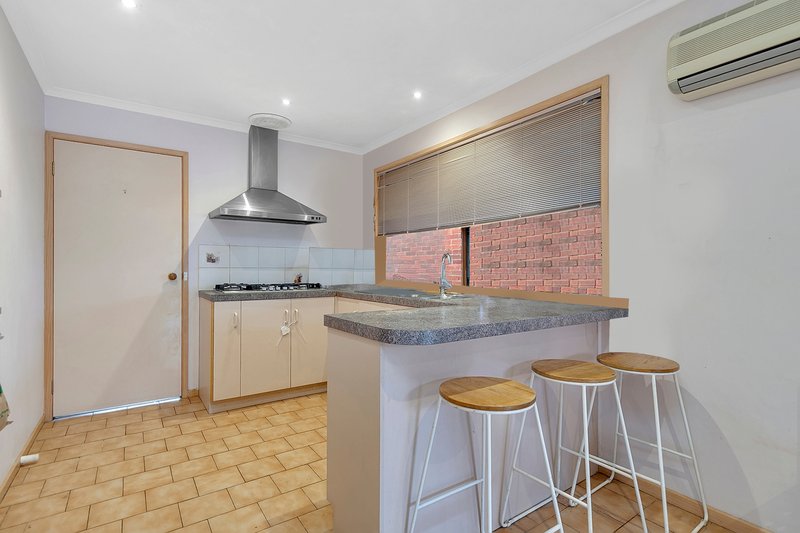 Photo - 1 Clement Court, Mill Park VIC 3082 - Image 3