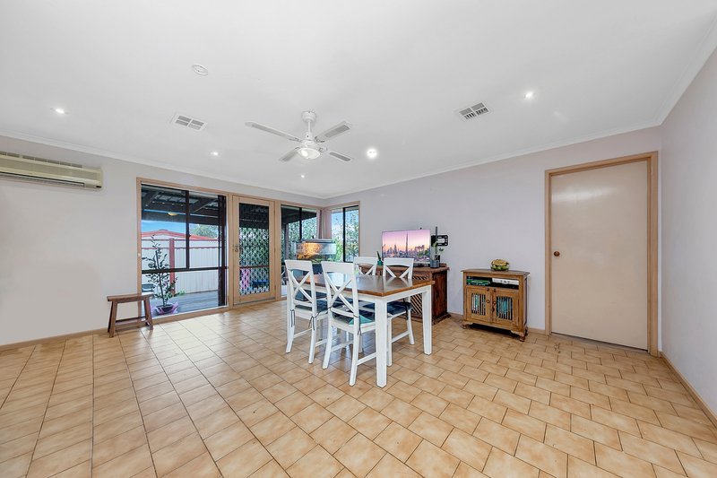 Photo - 1 Clement Court, Mill Park VIC 3082 - Image 5