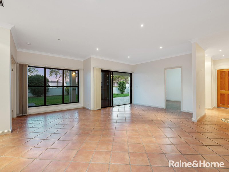 Photo - 1 Cliftonville Place, Redland Bay QLD 4165 - Image 15