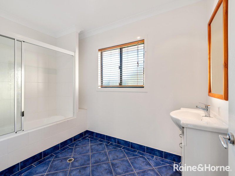 Photo - 1 Cliftonville Place, Redland Bay QLD 4165 - Image 16