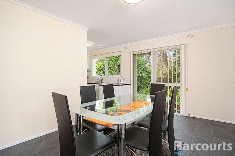 Photo - 1 Clovelly Court, Mount Waverley VIC 3149 - Image 4