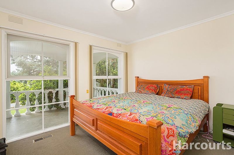 Photo - 1 Clovelly Court, Mount Waverley VIC 3149 - Image 6