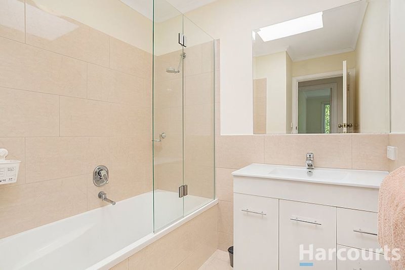 Photo - 1 Clovelly Court, Mount Waverley VIC 3149 - Image 7