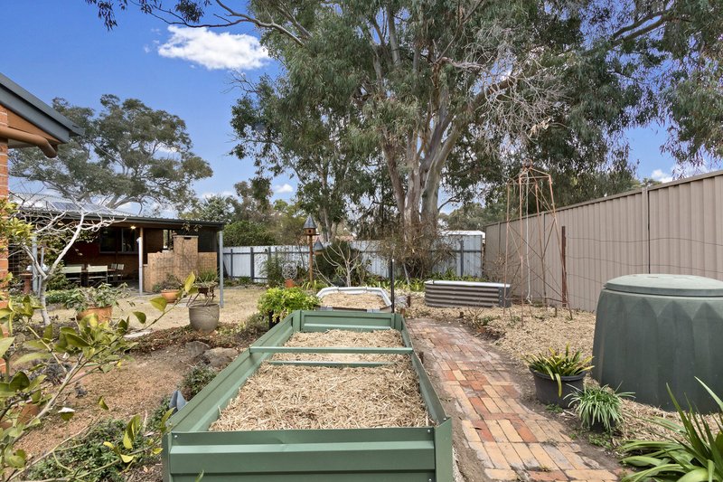 Photo - 1 Coglin Place, Kambah ACT 2902 - Image 16