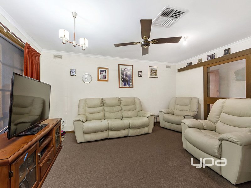 Photo - 1 Concord Circuit, Albanvale VIC 3021 - Image 3