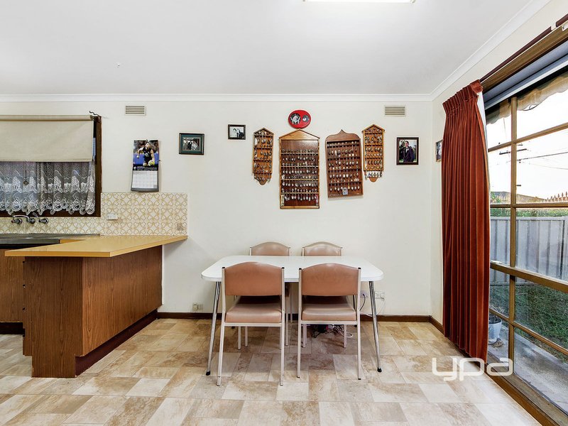 Photo - 1 Concord Circuit, Albanvale VIC 3021 - Image 4