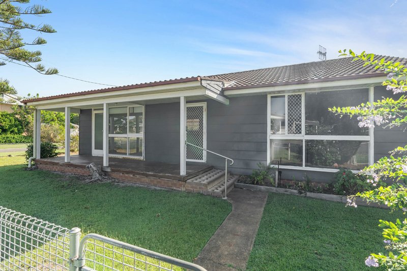 1 Conden Place, Canton Beach NSW 2263