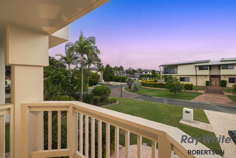 Photo - 1 Connah Crescent, Carindale QLD 4152 - Image 3