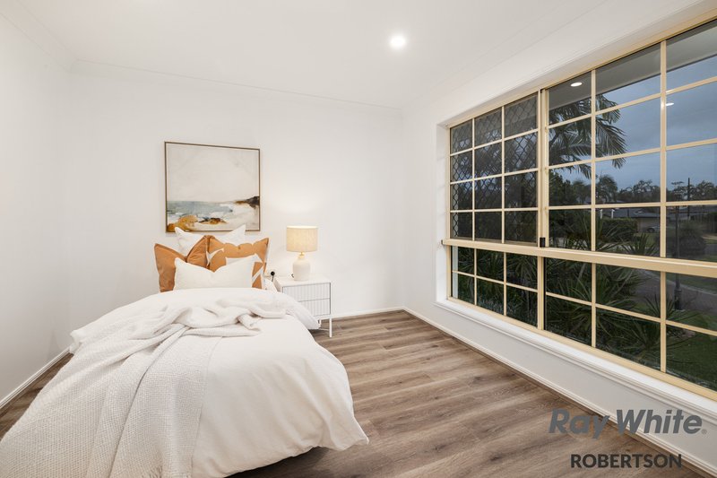 Photo - 1 Connah Crescent, Carindale QLD 4152 - Image 22