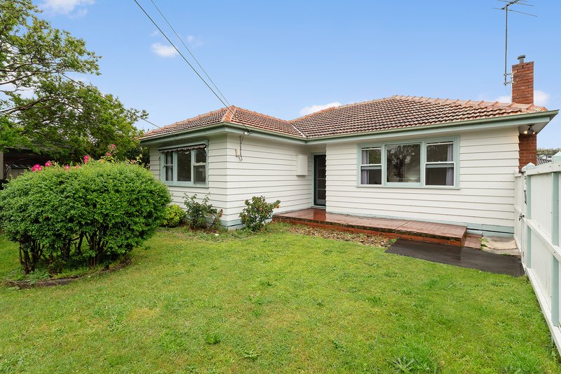 Photo - 1 Coolabah Street, Mentone VIC 3194 - Image 2