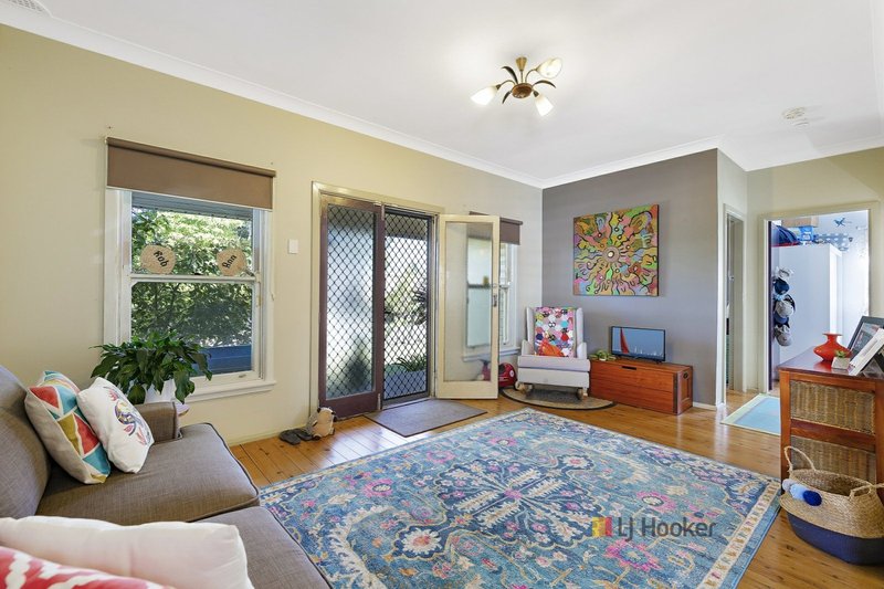 Photo - 1 Coonanga Avenue, Budgewoi NSW 2262 - Image 3