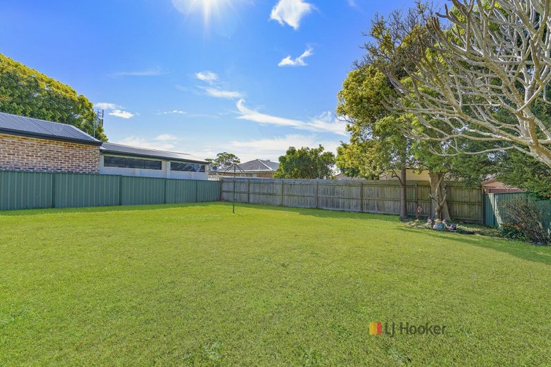 Photo - 1 Coonanga Avenue, Budgewoi NSW 2262 - Image 7