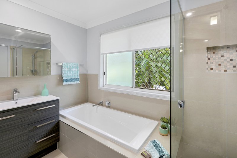 Photo - 1 Coral Close, Manly West QLD 4179 - Image 8