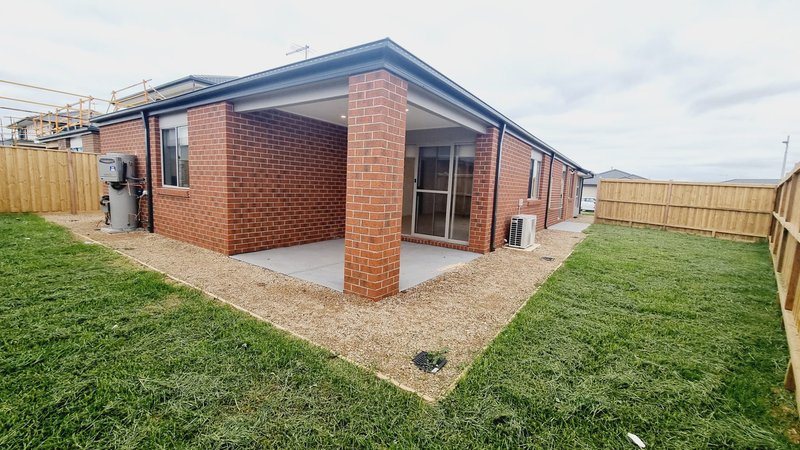 Photo - 1 Crathes Street, Wyndham Vale VIC 3024 - Image 12