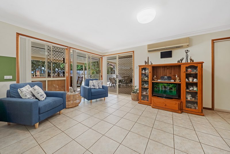 Photo - 1 Crystelle Court, Murrumba Downs QLD 4503 - Image 9