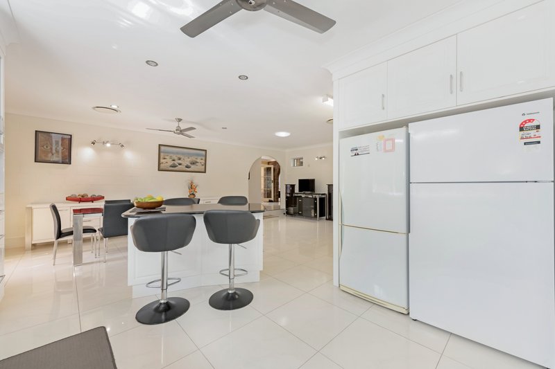 Photo - 1 Danastas Avenue, Eimeo QLD 4740 - Image 4