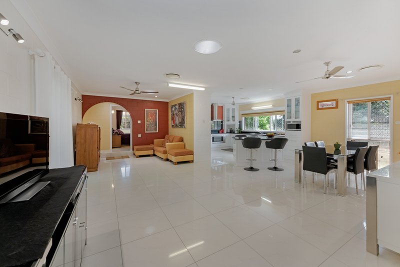 Photo - 1 Danastas Avenue, Eimeo QLD 4740 - Image 5