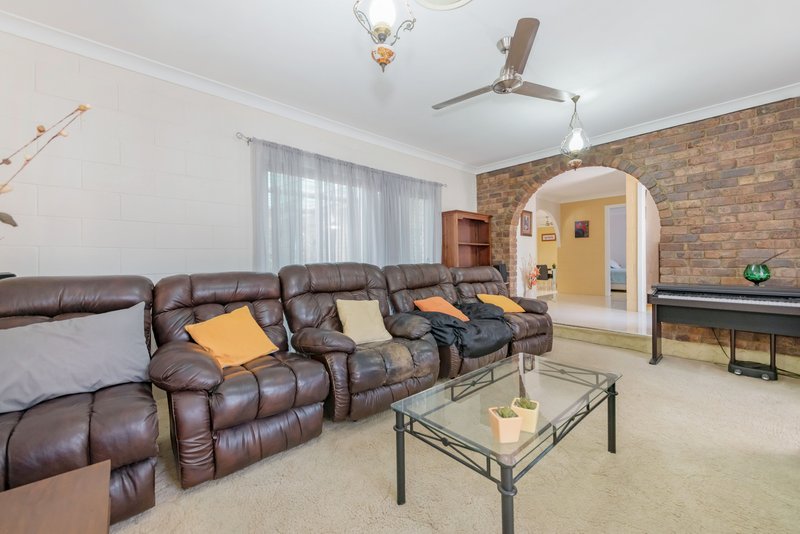 Photo - 1 Danastas Avenue, Eimeo QLD 4740 - Image 7